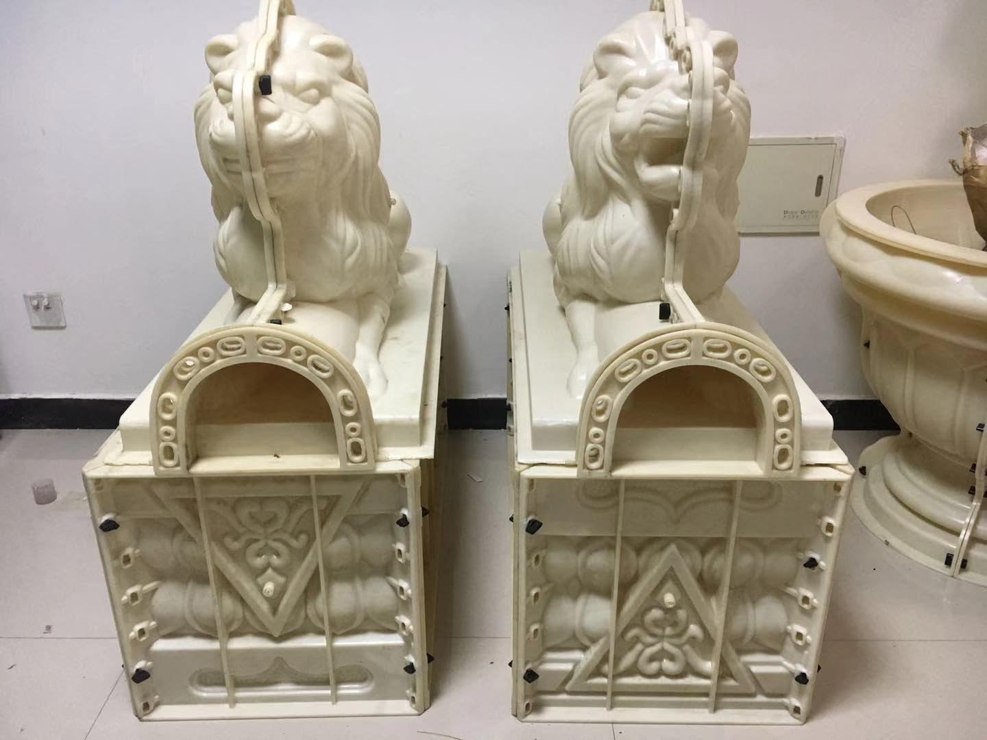 Reazone Molds RZS04 Large Lion Shape Plastic ABS Cement Mould Concrete Mold Farmwork