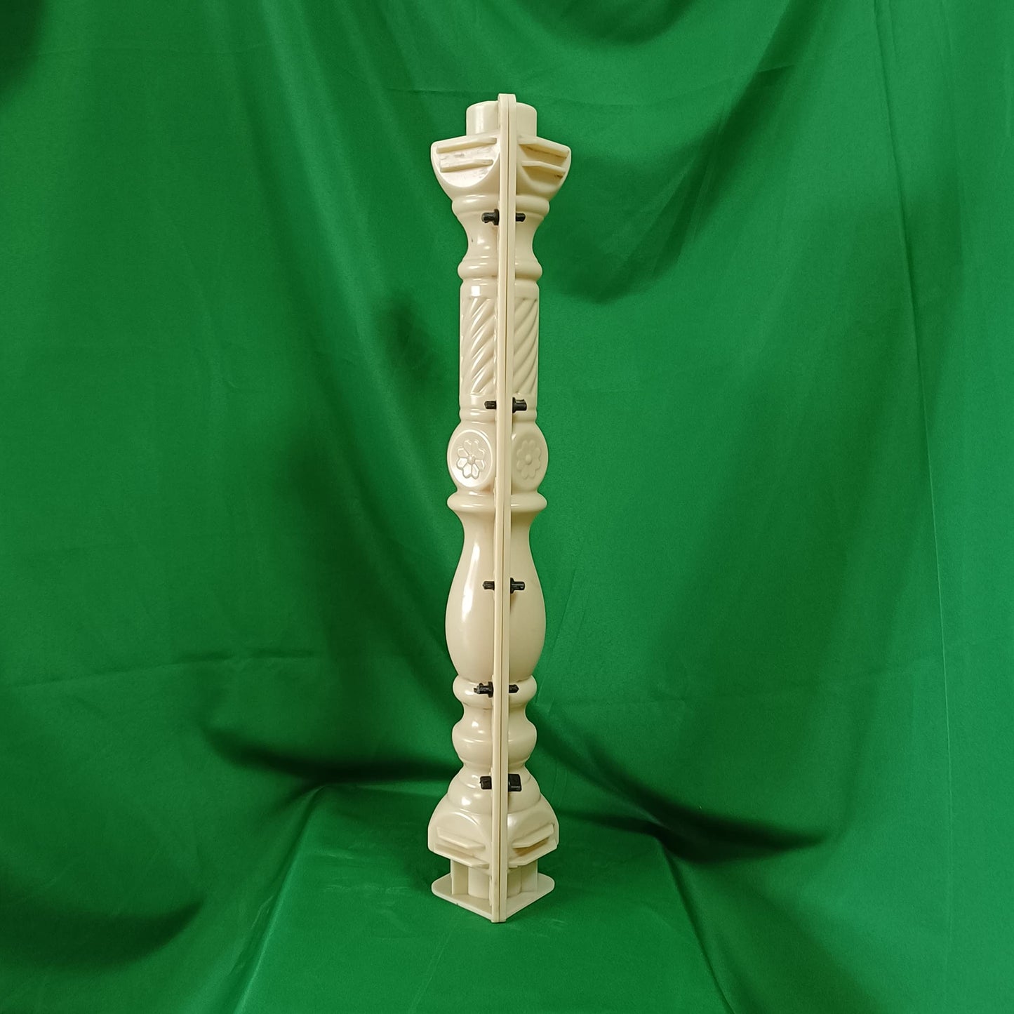Reazone Molds Precast Garden Decorative Concrete handrail Mold for Sale 1 Buyer